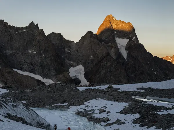 Alpine Berglandschaft mit alten Orientierungspunkten